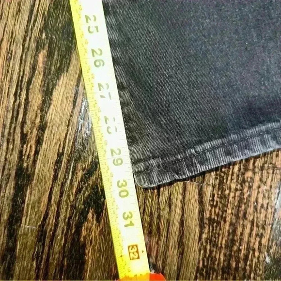 Universal thread High rise flare black jeans. Size 2. Fitted hip. Flared leg. - Picture 6 of 9